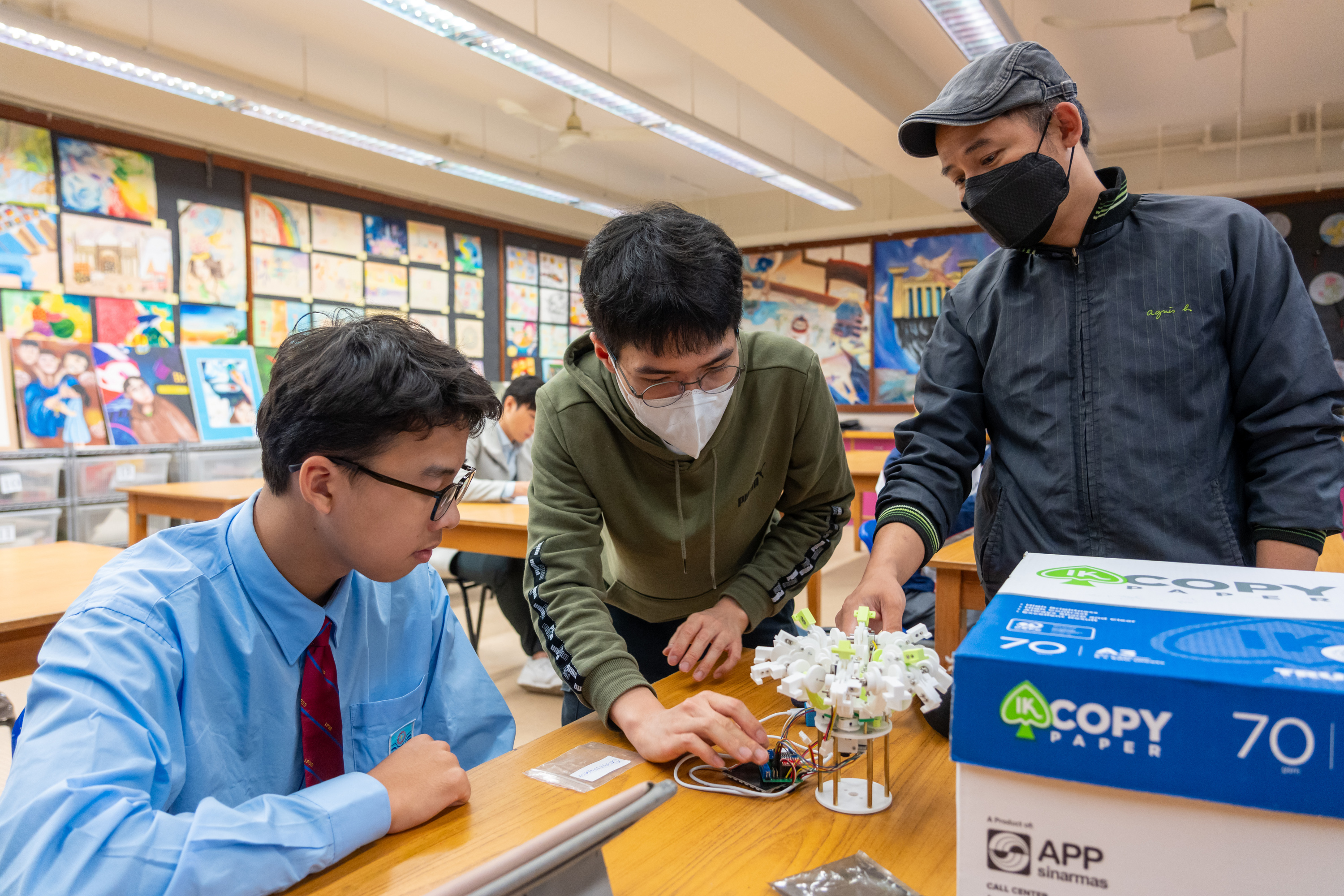 聖公會李炳中學 2.1